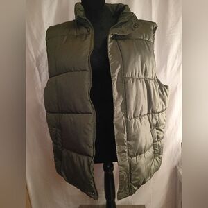 NWT Men's Olive Puffer Vest